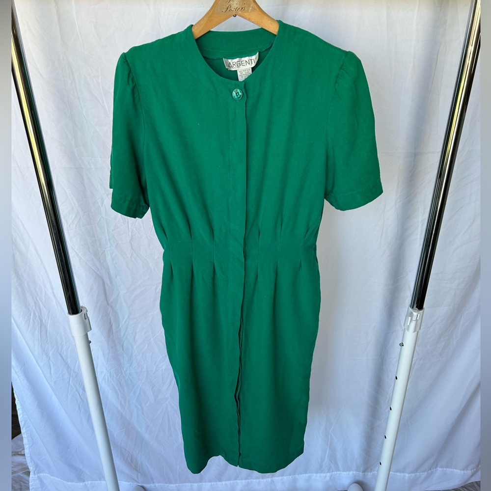 Beautiful Vintage Silk Kelly Green Pleated Shift Dress size 6 with pockets